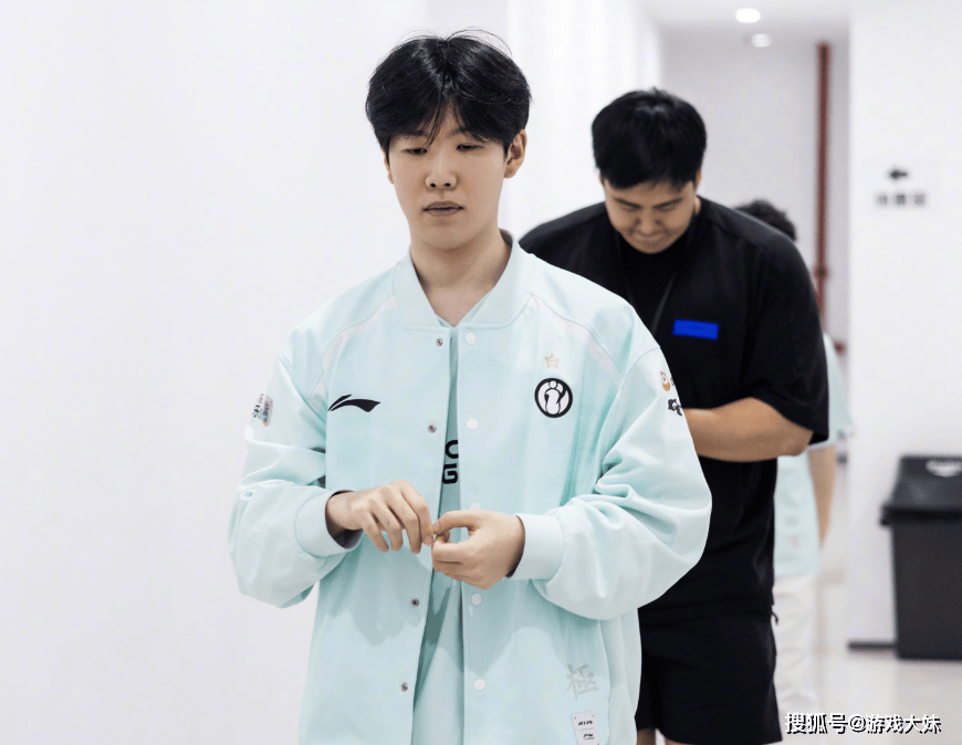 LPL冒泡赛门票公布，价格太高被网友抵制，是因为有IG战队所以涨价？