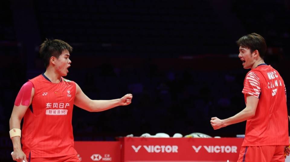 直落两局胜出！梁伟铿/王昶小组赛2胜1负，锁定总决赛四强席位